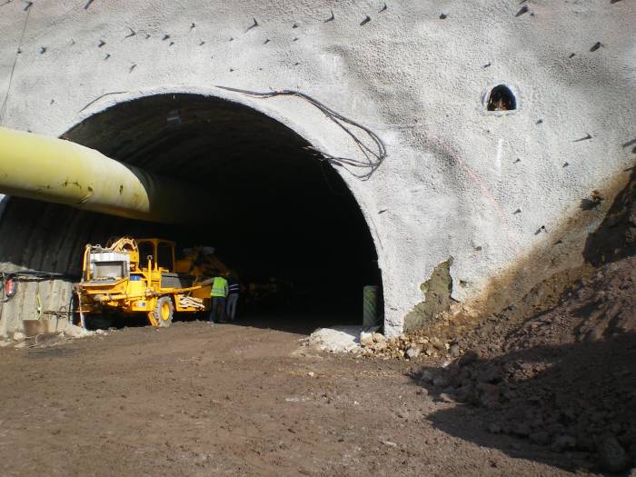 Obras subterrâneas e túneis